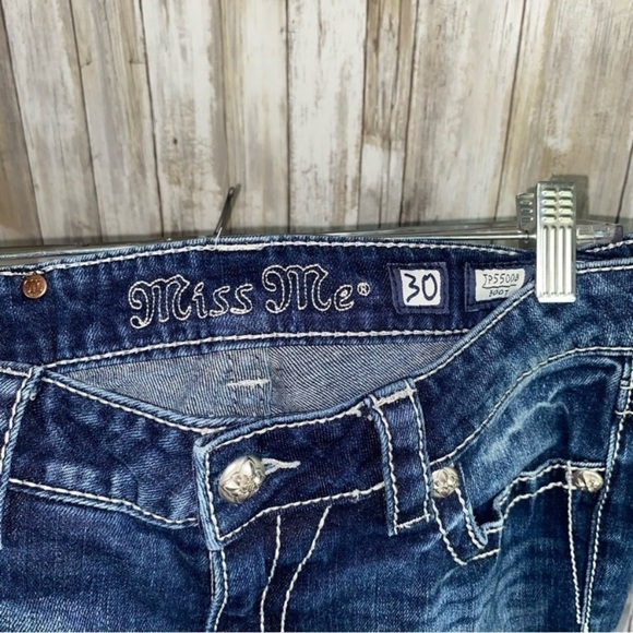 Miss Me Boot Fray Cutoff Jeans - Picture 5 of 6